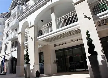 מלון Apts Residhome Plaza